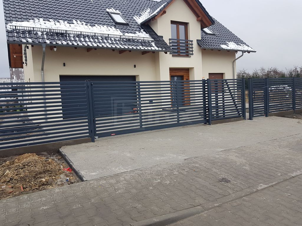 Brama przesuwna ogrodzenie poziome
